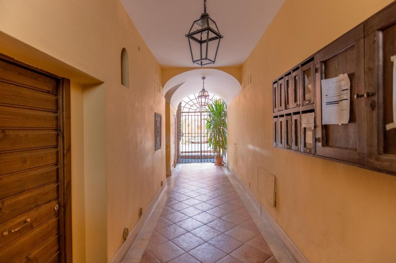 Vg Trevi Fountain 5 Stelle Elegant Apartment โรม ภายนอก รูปภาพ